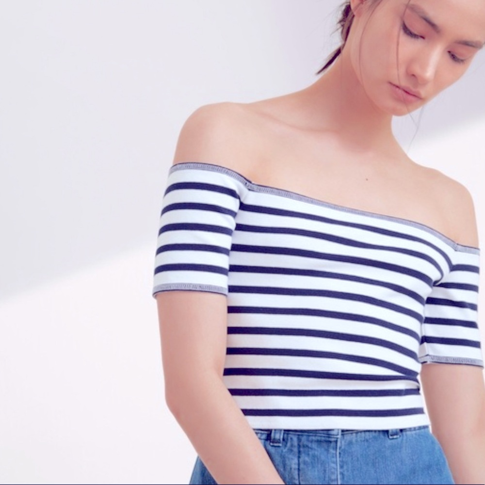 Aritzia Off the Shoulder Crop Top